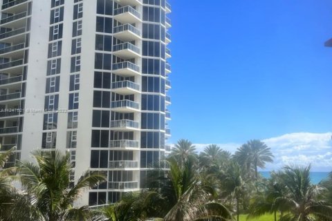 Condominio en venta en Sunny Isles Beach, Florida, 38.09 m2 № 2077315 - foto 9
