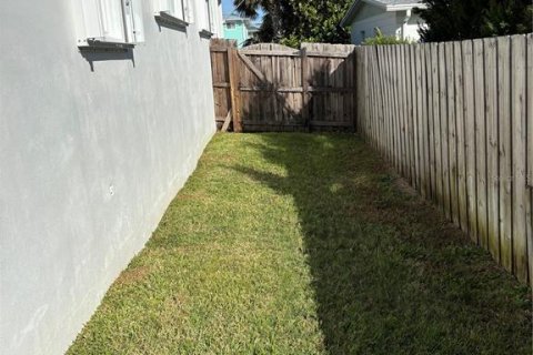 House in New Smyrna Beach, Florida 2 bedrooms, 121.52 sq.m. № 2391308 - photo 19