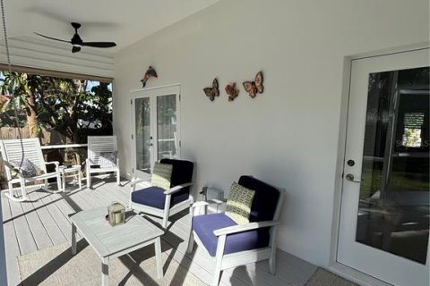 House in New Smyrna Beach, Florida 2 bedrooms, 121.52 sq.m. № 2391308 - photo 15