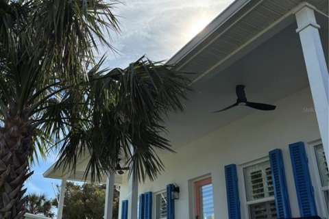 House in New Smyrna Beach, Florida 2 bedrooms, 121.52 sq.m. № 2391308 - photo 2