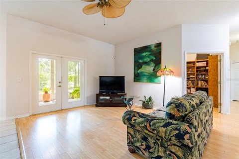 House in Gibsonton, Florida 3 bedrooms, 242.47 sq.m. № 1746339 - photo 16