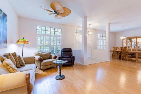 House in Gibsonton, Florida 3 bedrooms, 242.47 sq.m. № 1746339 - photo 13