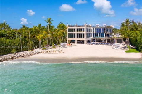 Купить виллу или дом в Исламорада, Вилладж оф Айлендс, Флорида 7 спален, 945.93м2, № 2035961 - фото 10