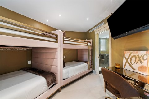 Купить виллу или дом в Исламорада, Вилладж оф Айлендс, Флорида 7 спален, 945.93м2, № 2035961 - фото 29