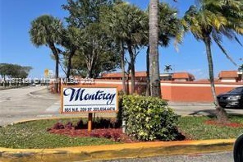 Condo in Miami, Florida, 3 bedrooms  № 1713931 - photo 19