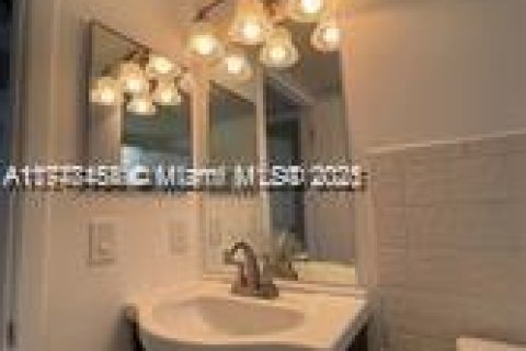 Condo in Miami, Florida, 3 bedrooms  № 1713931 - photo 6