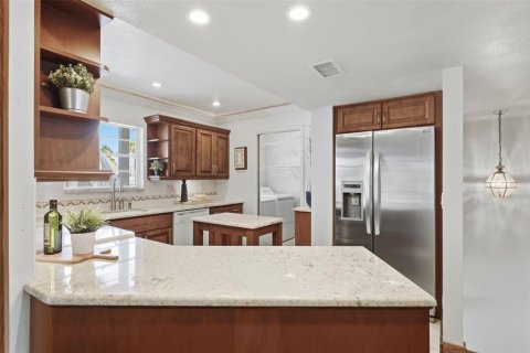 Villa ou maison à vendre à Treasure Island, Floride: 4 chambres, 187.2 m2 № 2399079 - photo 14