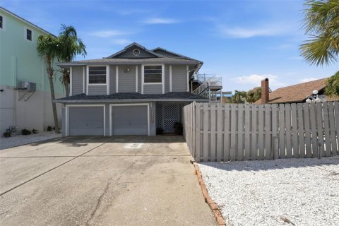 Villa ou maison à vendre à Treasure Island, Floride: 4 chambres, 187.2 m2 № 2399079 - photo 4