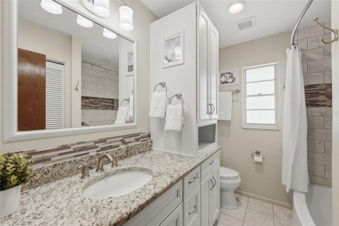 Villa ou maison à vendre à Treasure Island, Floride: 4 chambres, 187.2 m2 № 2399079 - photo 19