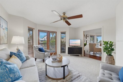 Villa ou maison à vendre à Treasure Island, Floride: 4 chambres, 187.2 m2 № 2399079 - photo 9