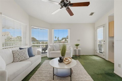 Villa ou maison à vendre à Treasure Island, Floride: 4 chambres, 187.2 m2 № 2399079 - photo 28
