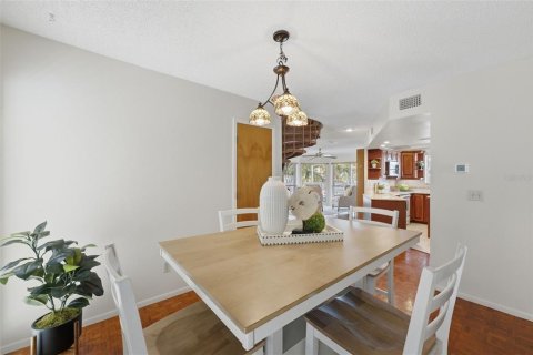 Villa ou maison à vendre à Treasure Island, Floride: 4 chambres, 187.2 m2 № 2399079 - photo 17