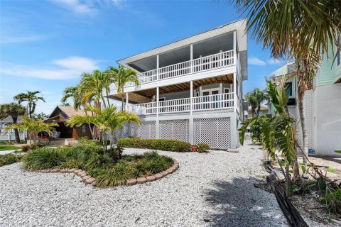 Villa ou maison à vendre à Treasure Island, Floride: 4 chambres, 187.2 m2 № 2399079 - photo 3