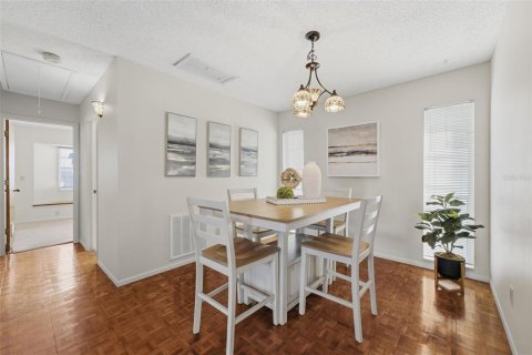 Villa ou maison à vendre à Treasure Island, Floride: 4 chambres, 187.2 m2 № 2399079 - photo 16