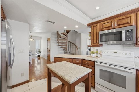 Villa ou maison à vendre à Treasure Island, Floride: 4 chambres, 187.2 m2 № 2399079 - photo 13