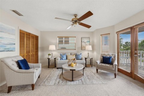 Villa ou maison à vendre à Treasure Island, Floride: 4 chambres, 187.2 m2 № 2399079 - photo 10