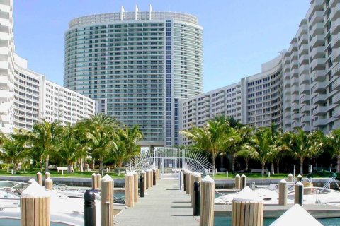 Condo in Miami Beach, Florida, 2 bedrooms  № 1957486 - photo 24