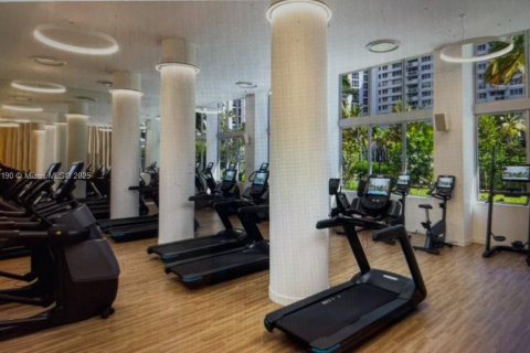 Condo in Miami Beach, Florida, 2 bedrooms  № 1957486 - photo 15