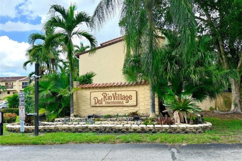 Townhouse in Sunrise, Florida 2 bedrooms, 107.02 sq.m. № 1887654 - photo 23