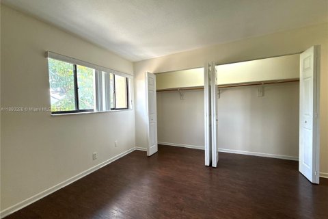 Townhouse in Sunrise, Florida 2 bedrooms, 107.02 sq.m. № 1887654 - photo 14
