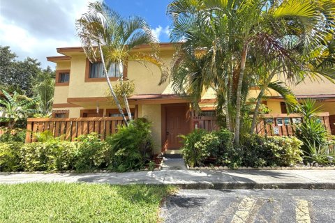 Townhouse in Sunrise, Florida 2 bedrooms, 107.02 sq.m. № 1887654 - photo 22