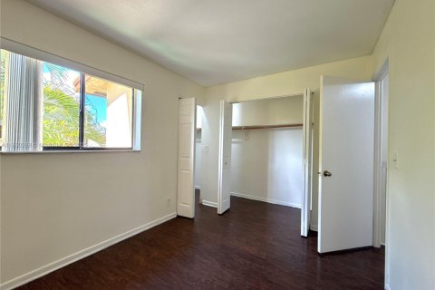 Townhouse in Sunrise, Florida 2 bedrooms, 107.02 sq.m. № 1887654 - photo 17