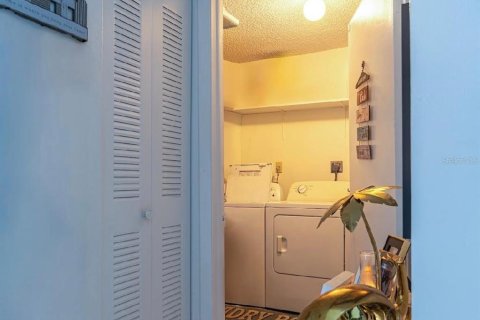 Villa ou maison à vendre à Hialeah, Floride: 3 chambres, 120.59 m2 № 2215069 - photo 28