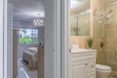 Villa ou maison à vendre à Hialeah, Floride: 3 chambres, 120.59 m2 № 2215069 - photo 25