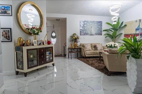Villa ou maison à vendre à Hialeah, Floride: 3 chambres, 120.59 m2 № 2215069 - photo 4