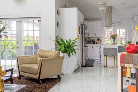 Villa ou maison à vendre à Hialeah, Floride: 3 chambres, 120.59 m2 № 2215069 - photo 12