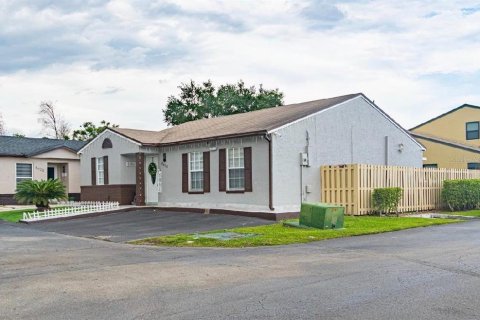 Villa ou maison à vendre à Hialeah, Floride: 3 chambres, 120.59 m2 № 2215069 - photo 2