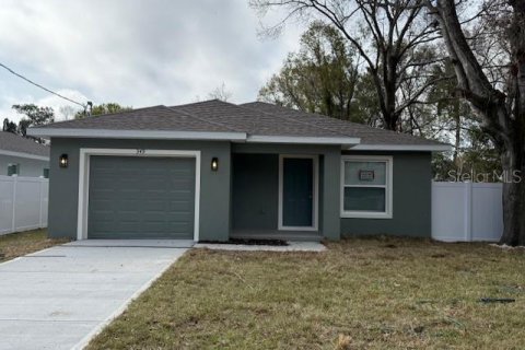 Casa en Auburndale, Florida 3 dormitorios, 122.82 m2 № 2201898