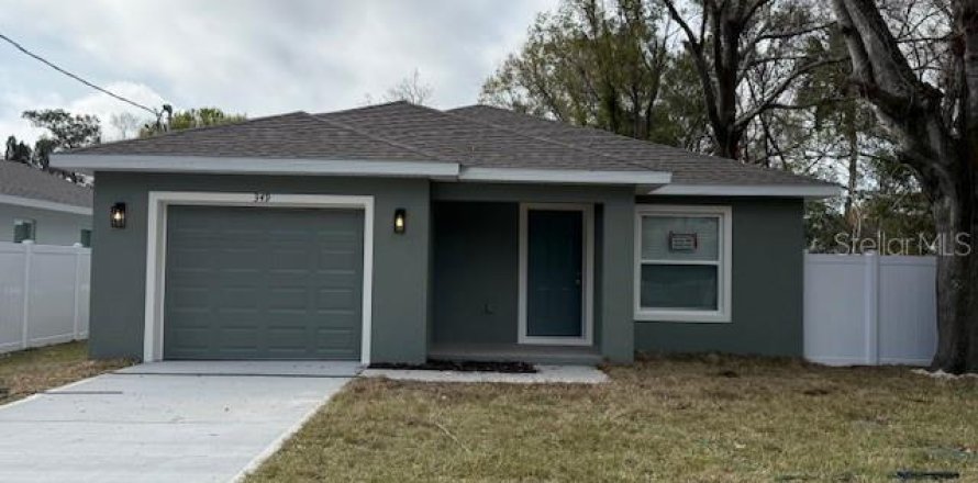House in Auburndale, Florida 3 bedrooms, 122.82 sq.m. № 2201898
