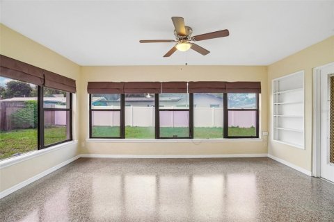 House in Clearwater, Florida 3 bedrooms, 142.7 sq.m. № 2215403 - photo 13