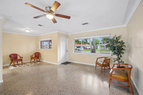 House in Clearwater, Florida 3 bedrooms, 142.7 sq.m. № 2215403 - photo 6