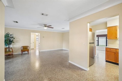 House in Clearwater, Florida 3 bedrooms, 142.7 sq.m. № 2215403 - photo 8