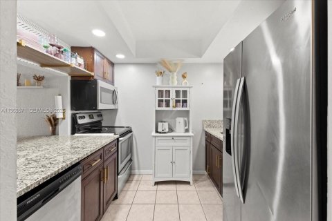 Touwnhouse à vendre à Hypoluxo, Floride: 2 chambres, 104.79 m2 № 2174445 - photo 4