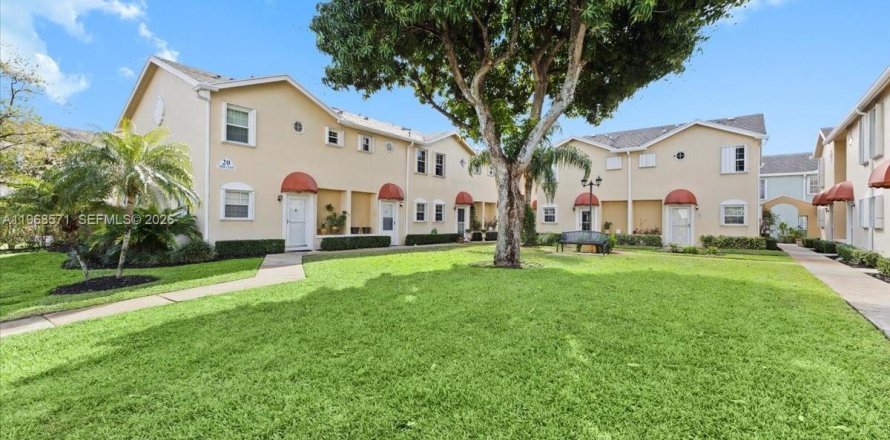 Touwnhouse à Hypoluxo, Floride 2 chambres, 104.79 m2 № 2174445