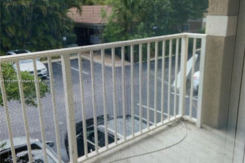 Снять в аренду кондоминиум в Холливуд, Флорида 2 спальни, 100.33м2, № 1943411 - фото 6