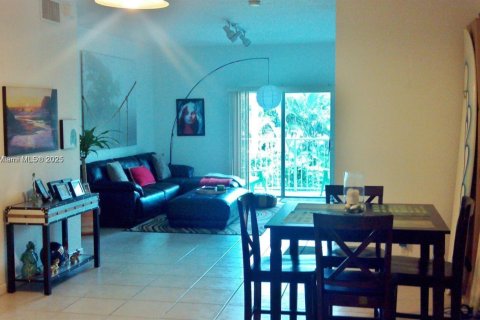 Снять в аренду кондоминиум в Холливуд, Флорида 2 спальни, 100.33м2, № 1943411 - фото 7