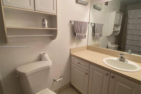 Снять в аренду кондоминиум в Холливуд, Флорида 2 спальни, 100.33м2, № 1943411 - фото 9