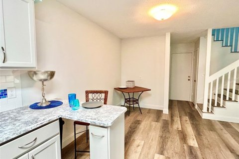 Townhouse in Ormond Beach, Florida 3 bedrooms, 135.54 sq.m. № 2213270 - photo 4