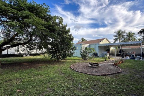 House in Boynton Beach, Florida 2 bedrooms, 90.12 sq.m. № 2071645 - photo 19