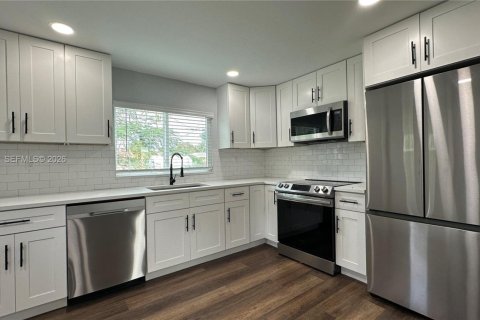 House in Boynton Beach, Florida 2 bedrooms, 90.12 sq.m. № 2071645 - photo 2