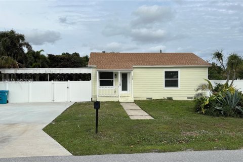 House in Boynton Beach, Florida 2 bedrooms, 90.12 sq.m. № 2071645