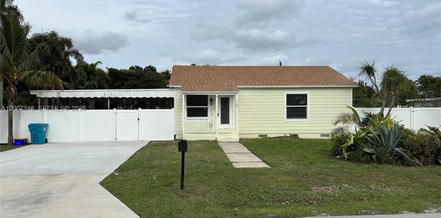 House in Boynton Beach, Florida 2 bedrooms, 90.12 sq.m. № 2071645
