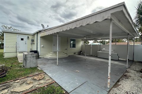 House in Boynton Beach, Florida 2 bedrooms, 90.12 sq.m. № 2071645 - photo 16