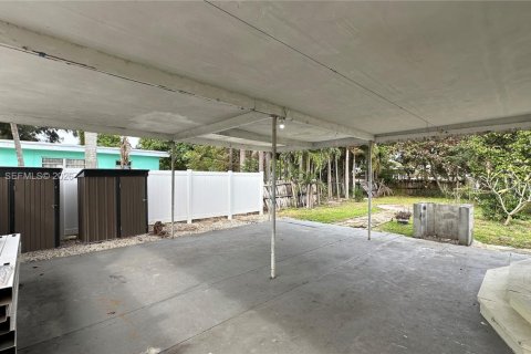 House in Boynton Beach, Florida 2 bedrooms, 90.12 sq.m. № 2071645 - photo 14