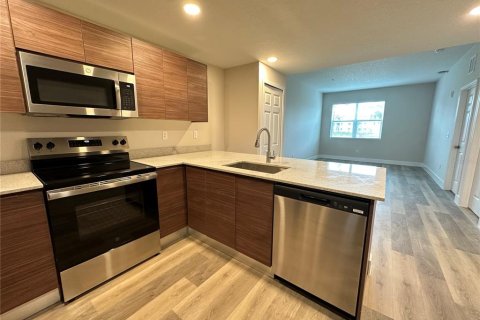 Condo in Orlando, Florida, 1 bedroom № 2205408 - photo 6