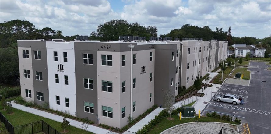 Condo in Orlando, Florida, 1 bedroom № 2205408